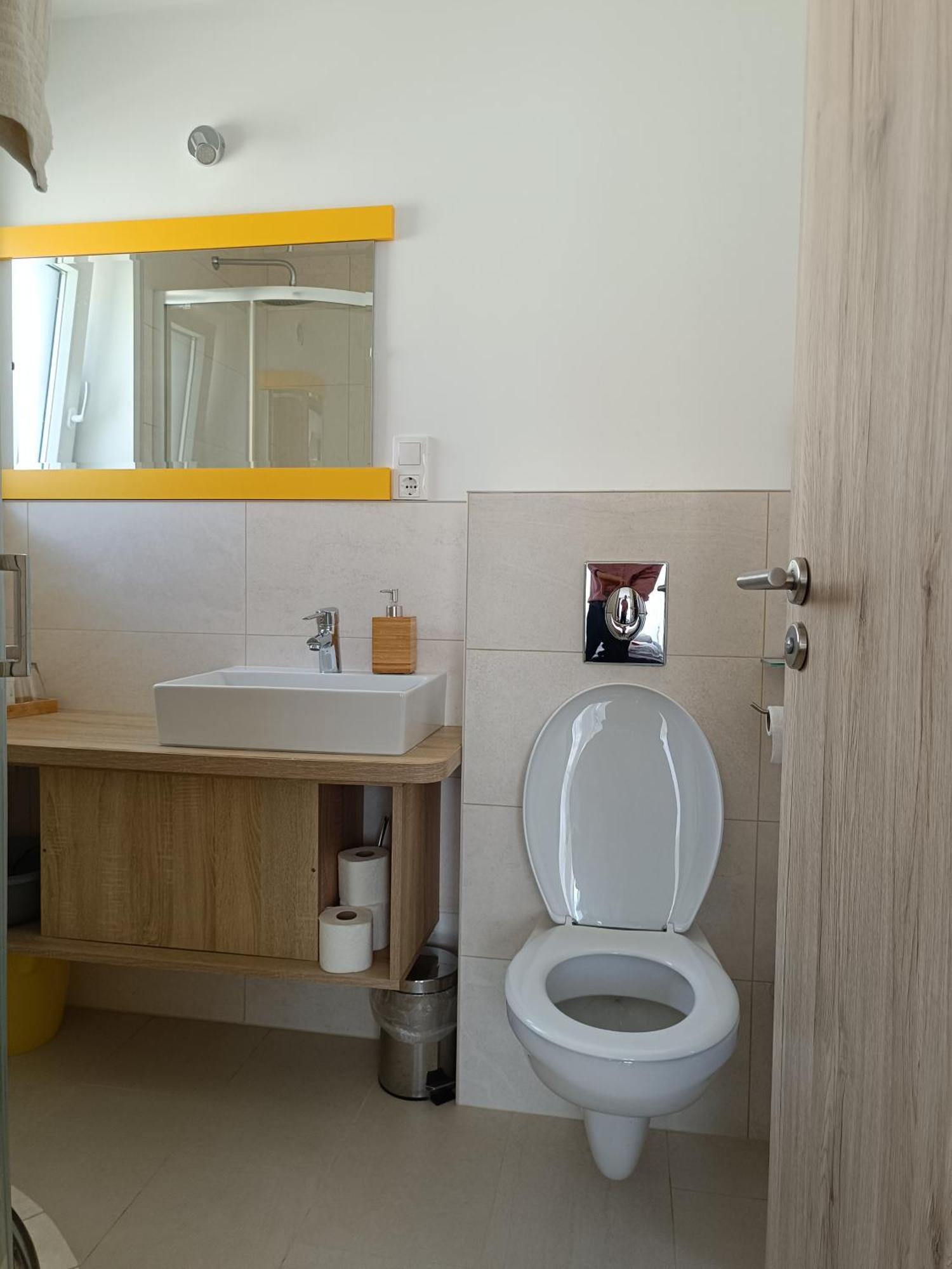 Ujhely Apartmanhaz Siófok Buitenkant foto