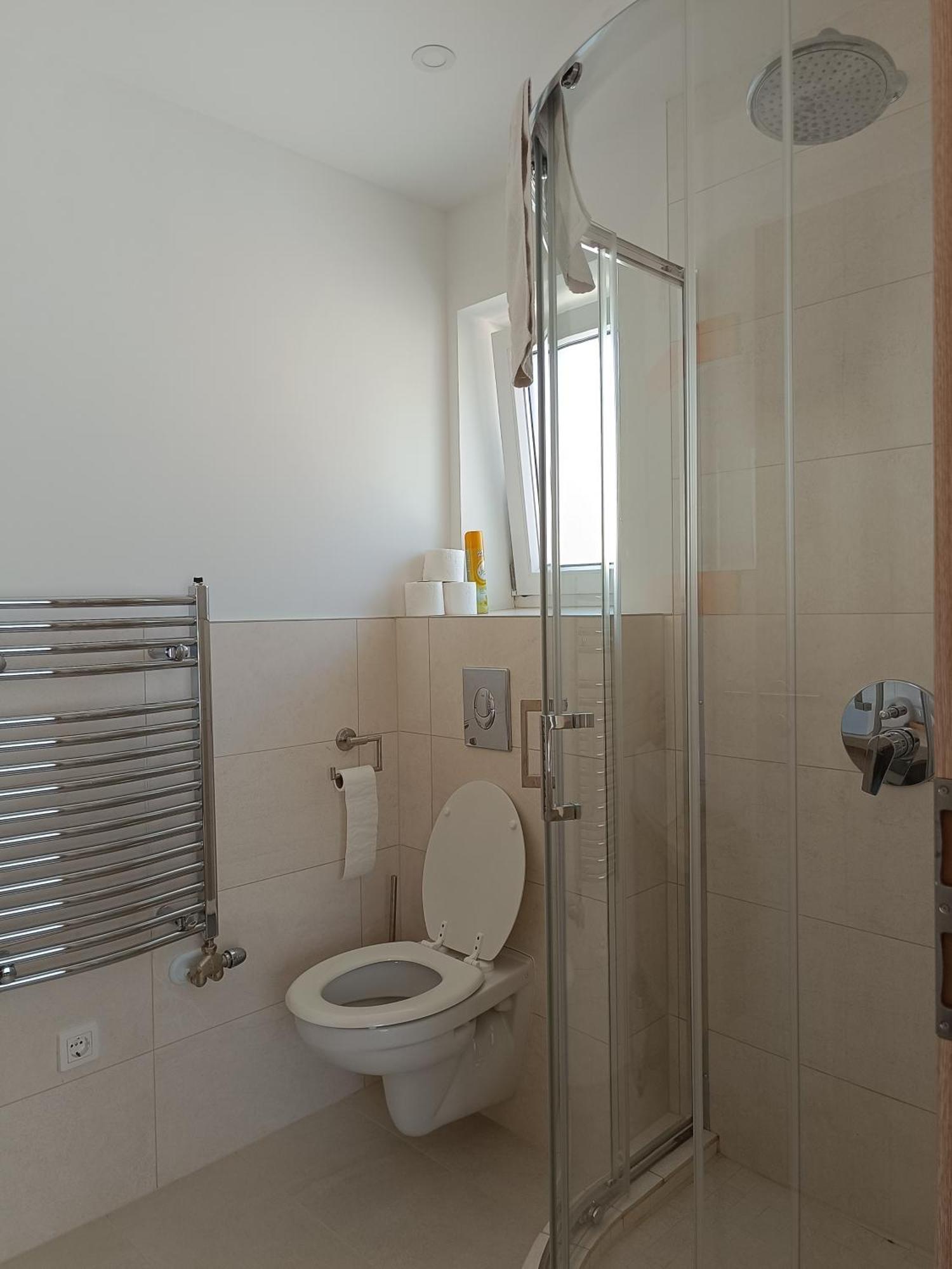 Ujhely Apartmanhaz Siófok Buitenkant foto