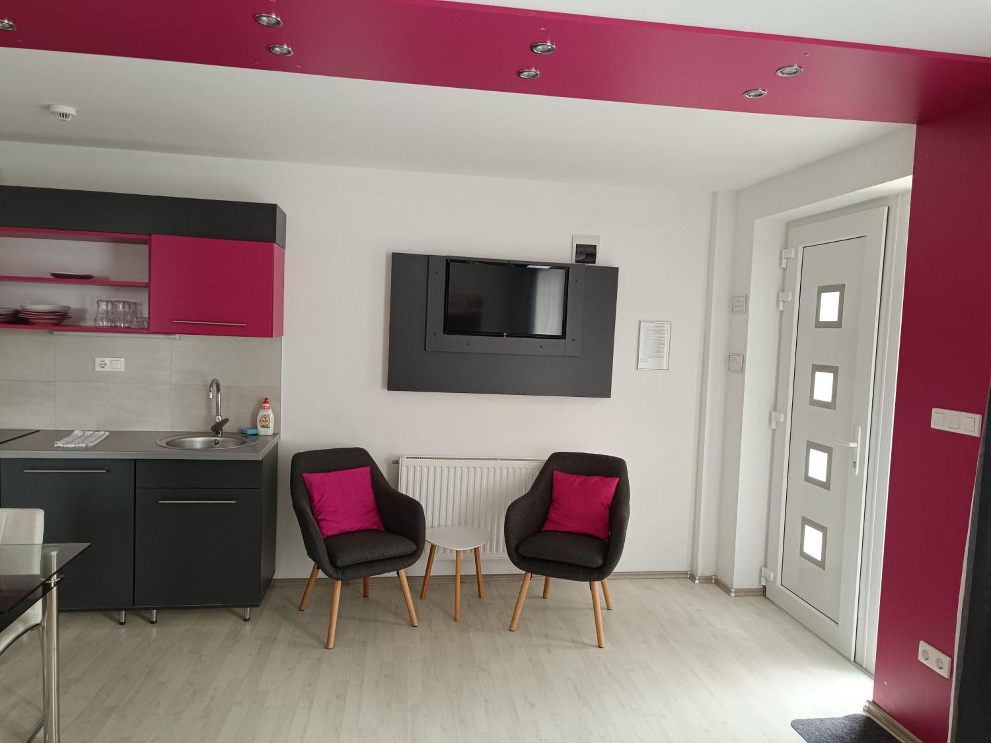 Ujhely Apartmanhaz Siófok Buitenkant foto