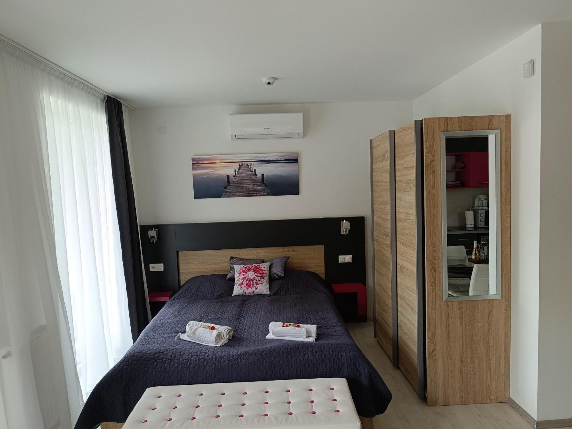 Ujhely Apartmanhaz Siófok Buitenkant foto